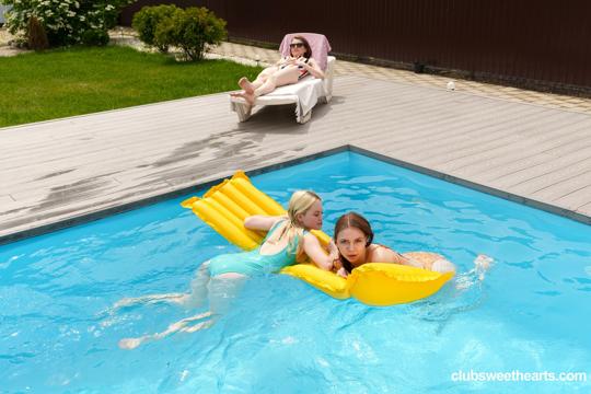 Milka Wey and Rebecca Nikson in Club Sweethearts set Wet 'n Wild
