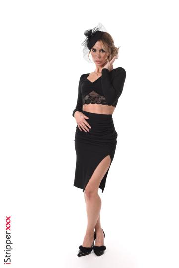 Mellany Glow in Istripper set Speakeasy