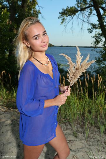 Aimee Rox in Femjoy set Sunset