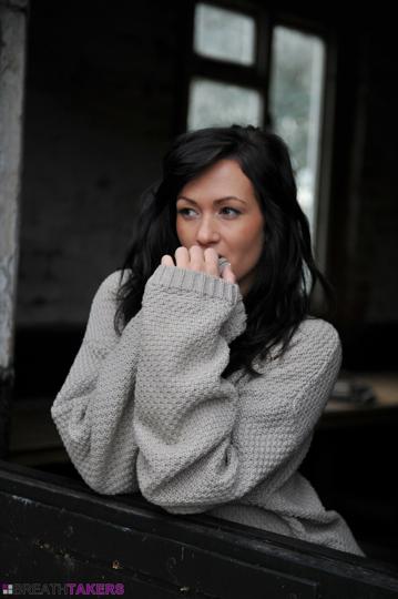 Tess Lyndon in Breathtakers set Out House